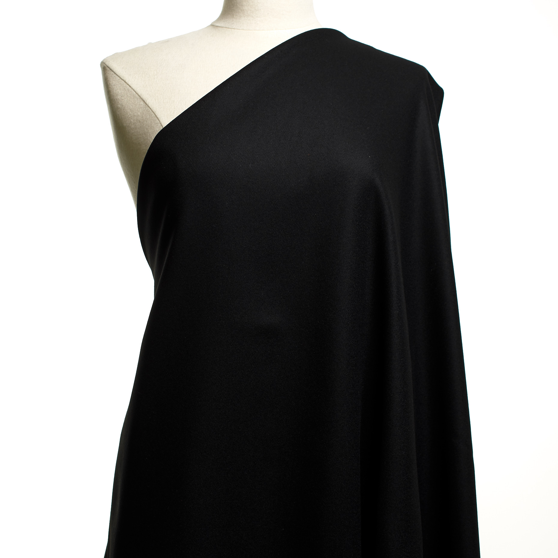Drap, Lana Vergine, Raven Black