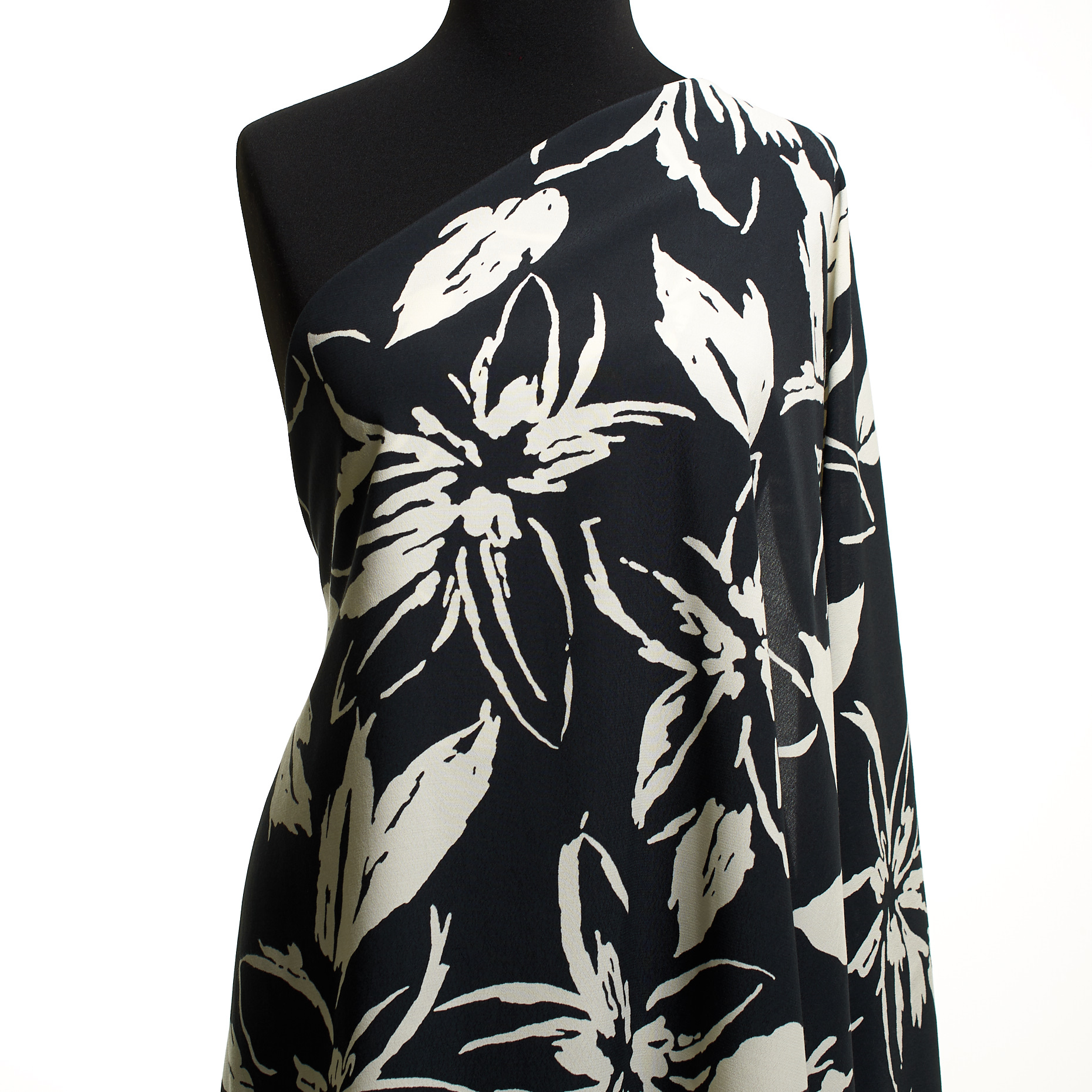 CRÊPE DE CHINE, VISCOSE, PRINTED, VANILLA ICE&RAVEN BLACK