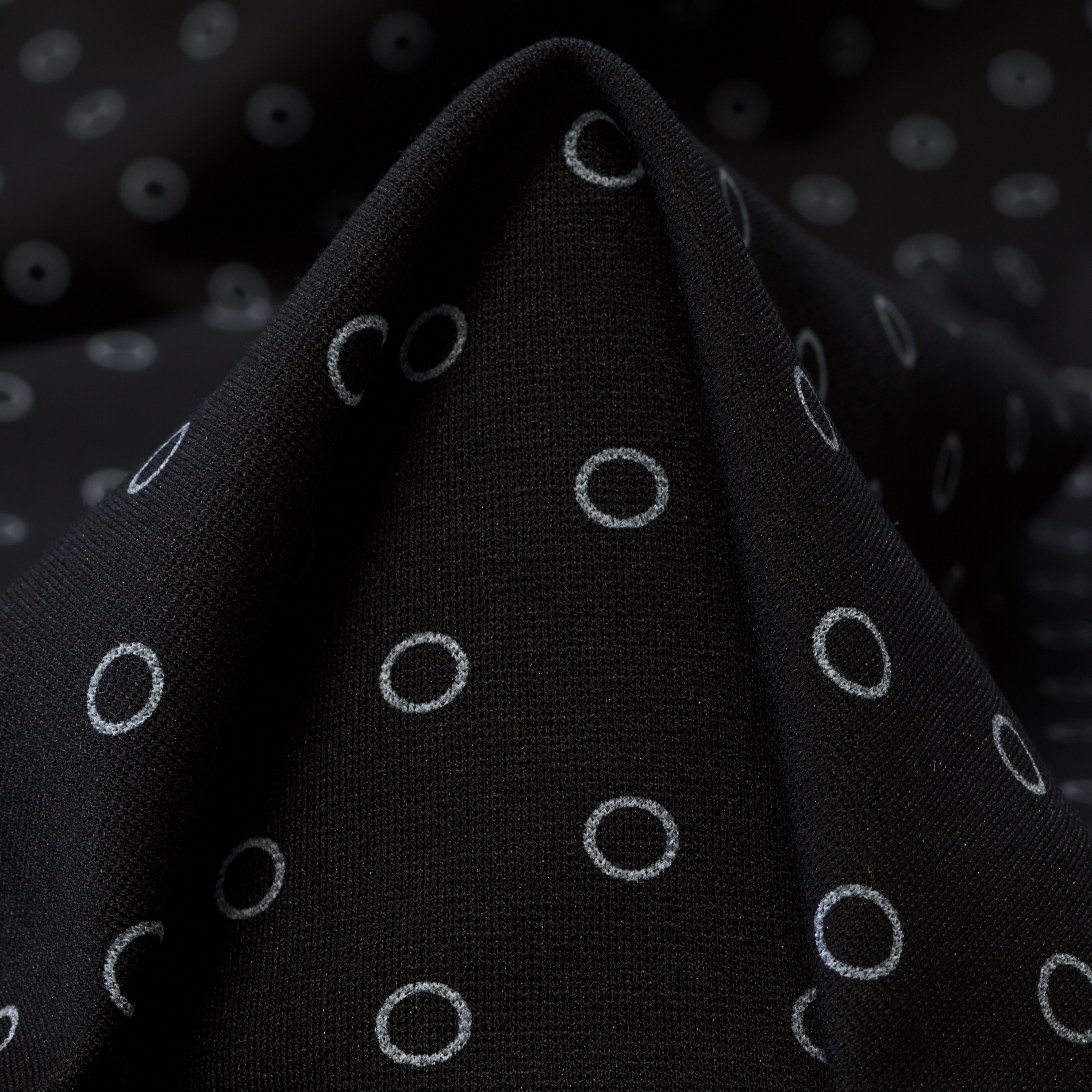 JERSEY, VISCOSE, PRINTED, VAPOROUS GRAY&RAVEN BLACK