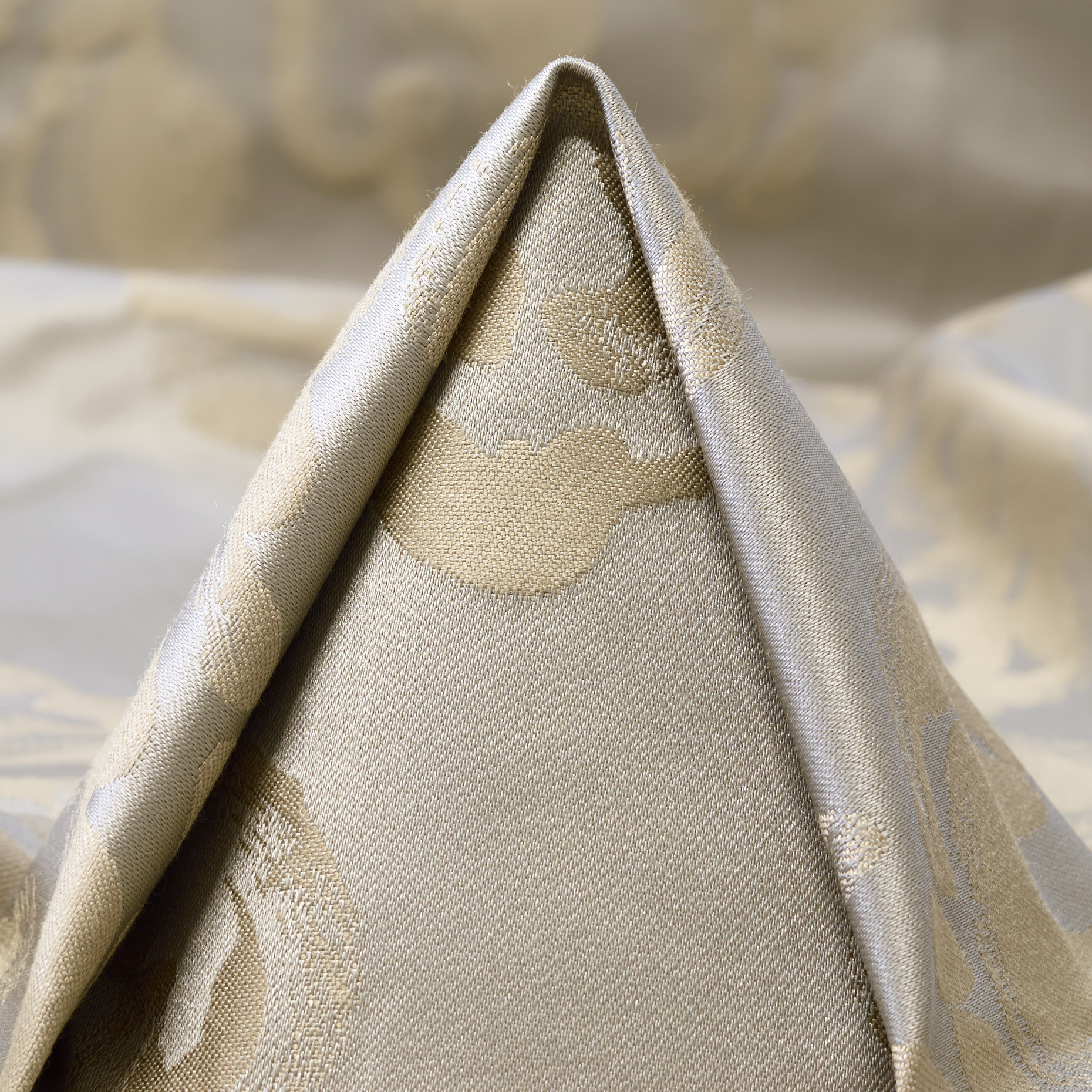 JACQUARD, VISCOSE, TONE ON TONE, BROWN RICE&OYSTER MUSHROOM (F000053786)