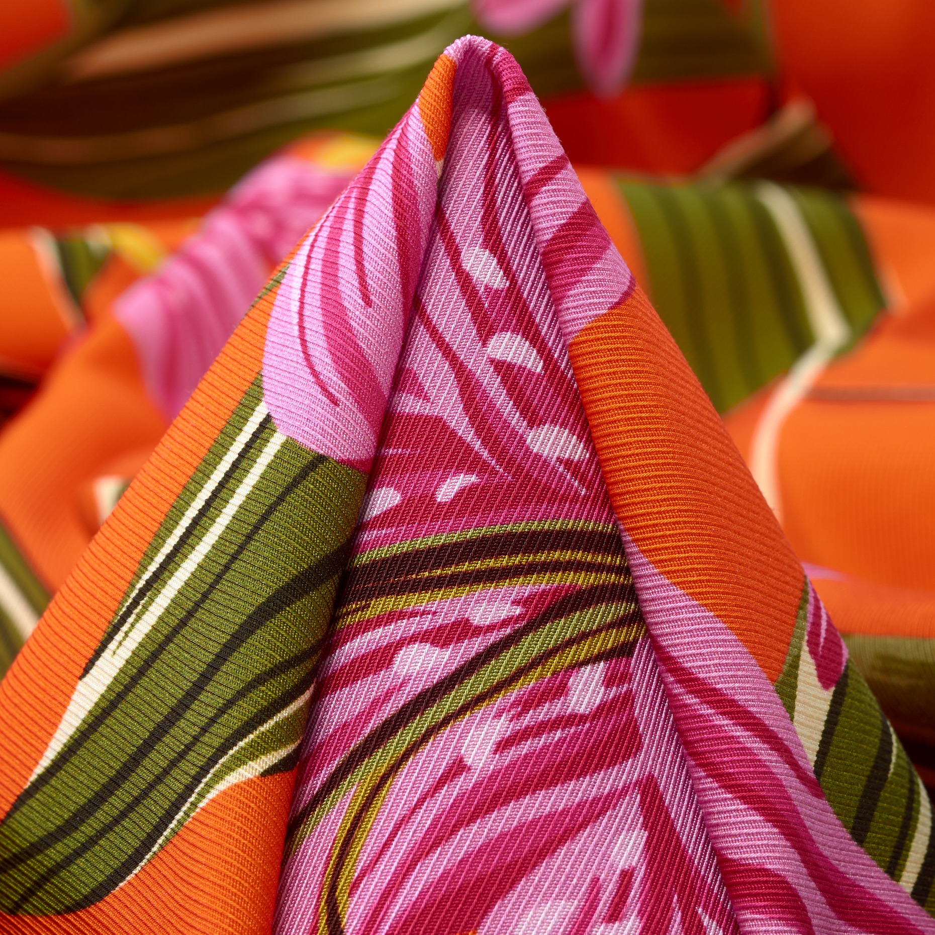 Twill, Viscosa, Floreale, Red Orange&Orchid Bouquet