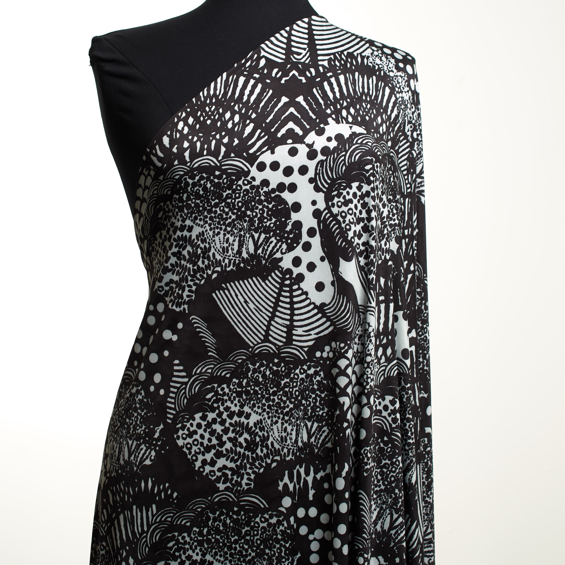 SINGLE JERSEY, PRINTED, BLACK&SNOW WHITE