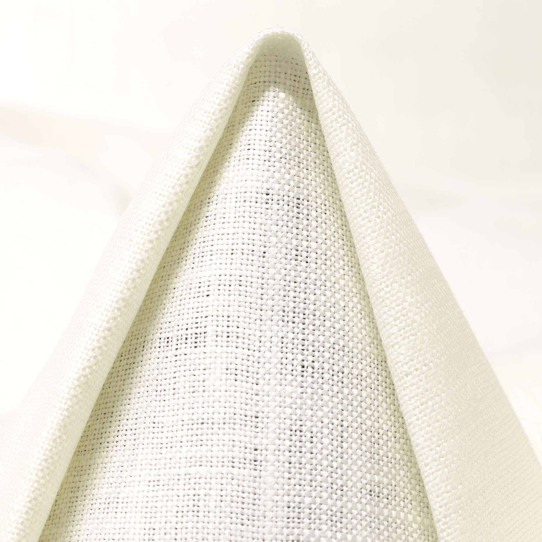 Lino, Lucent White (F000053740)