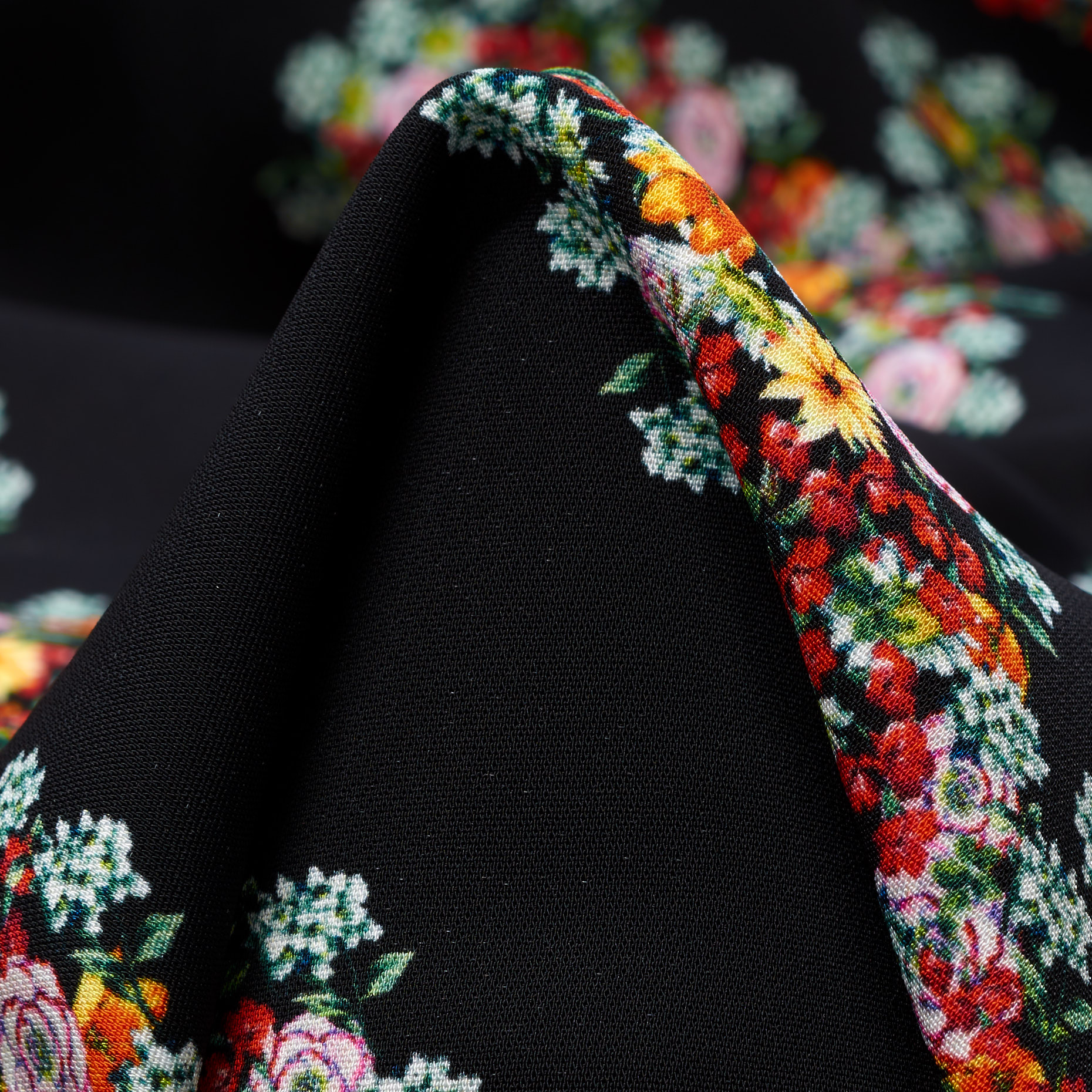 Viskose, Elastik, Floral, Poppy Red&Raven Black