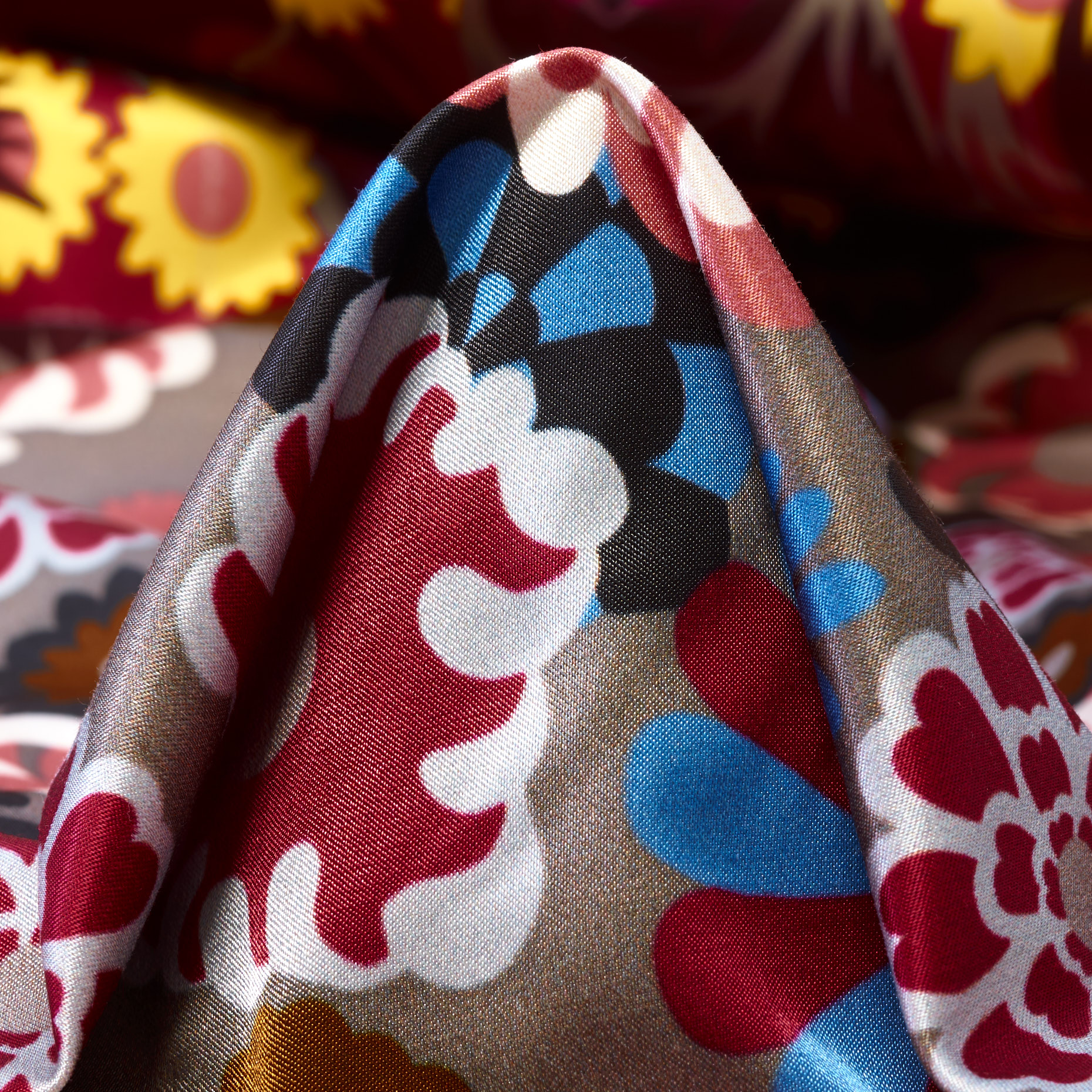 SATIN, VISCOSE, FLORAL, FUCHSIA RED&YELLOW BALLOON