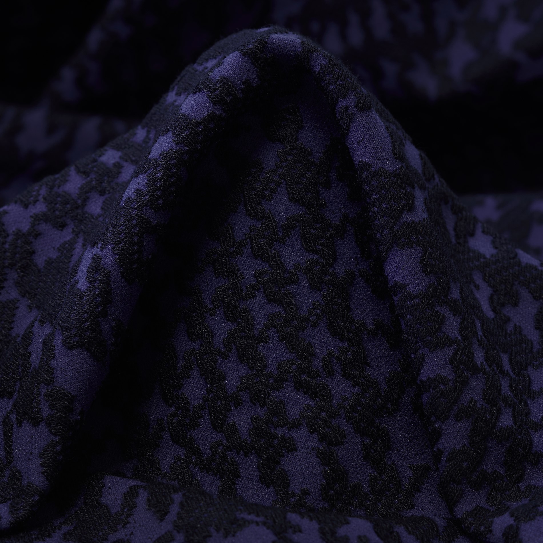 JERSEY, JACQUARD, HOUNDSTOOTH, DEEP ULTRAMARINE