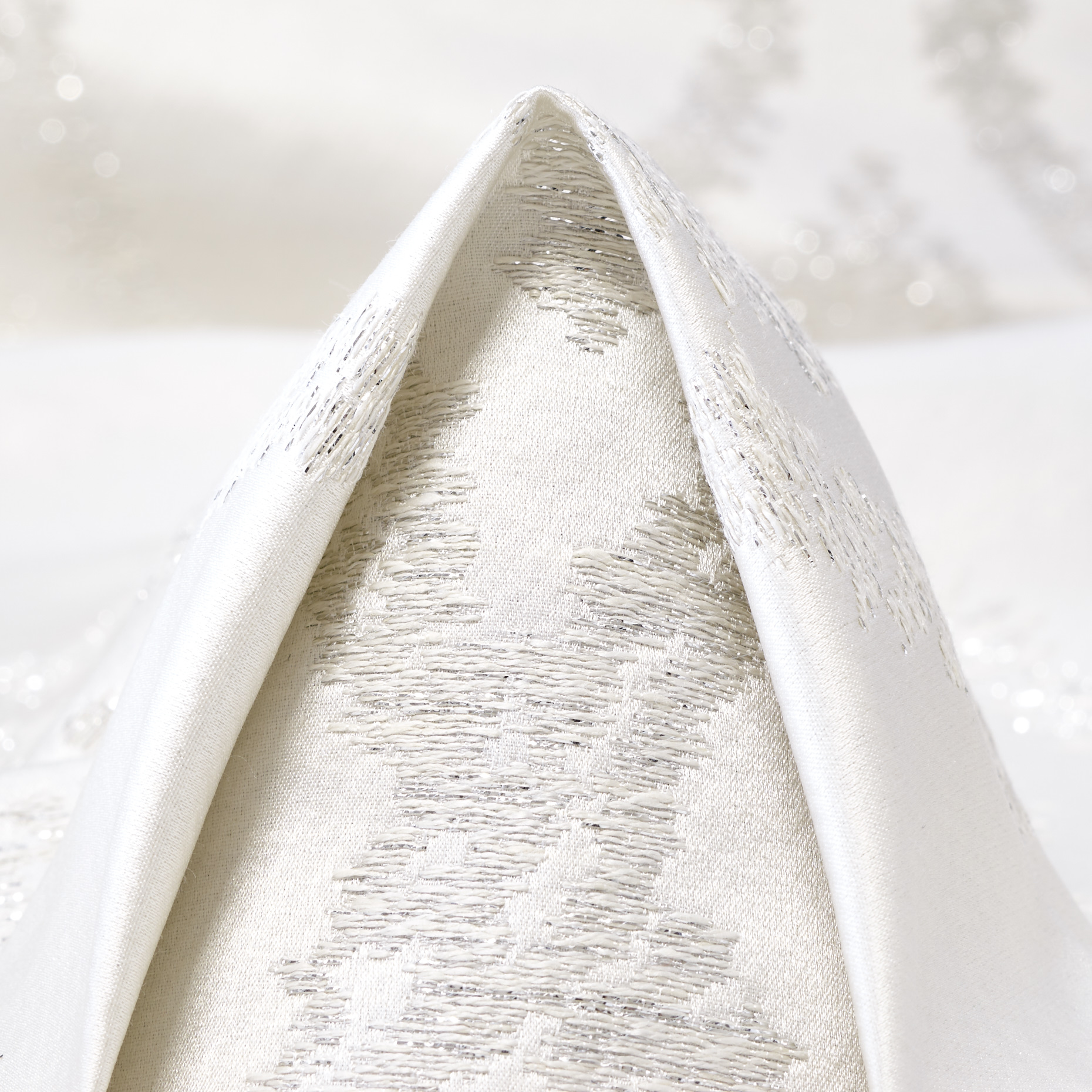 JACQUARD, LINEN, SHIMMERING, VAPOROUS GRAY&SILVER (F000053657)