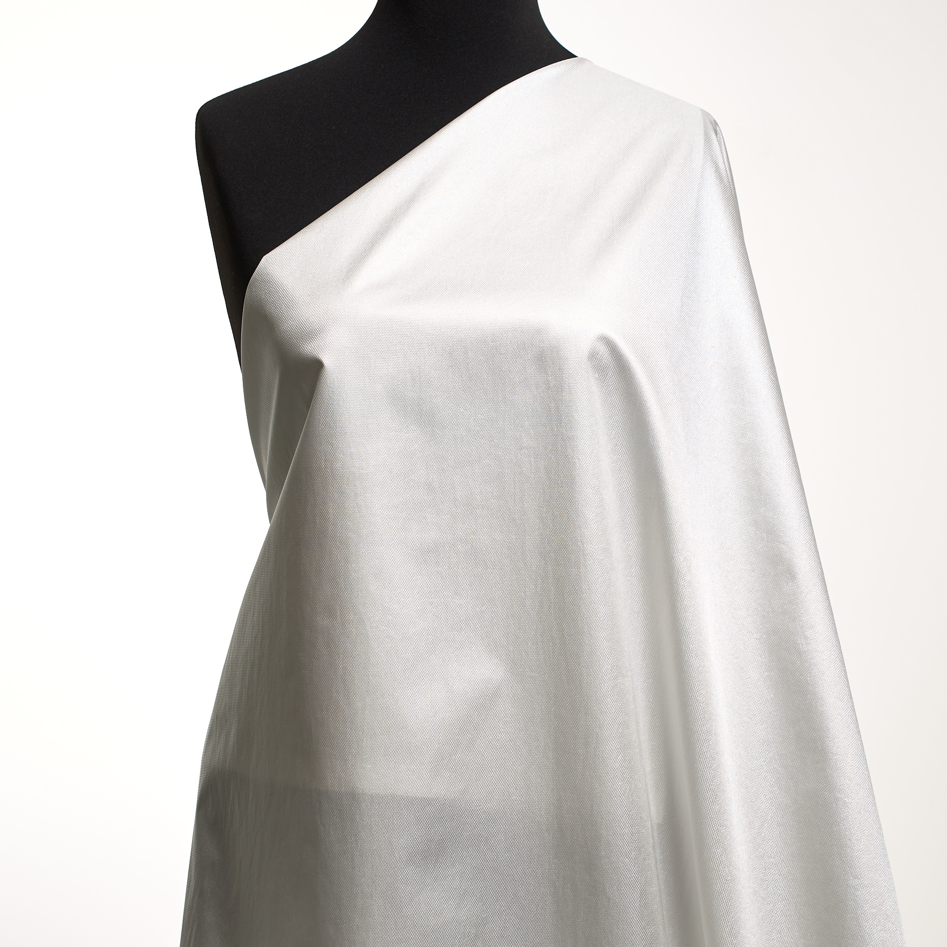 OUTDOOR, SHIMMERING, BRILLIANT WHITE