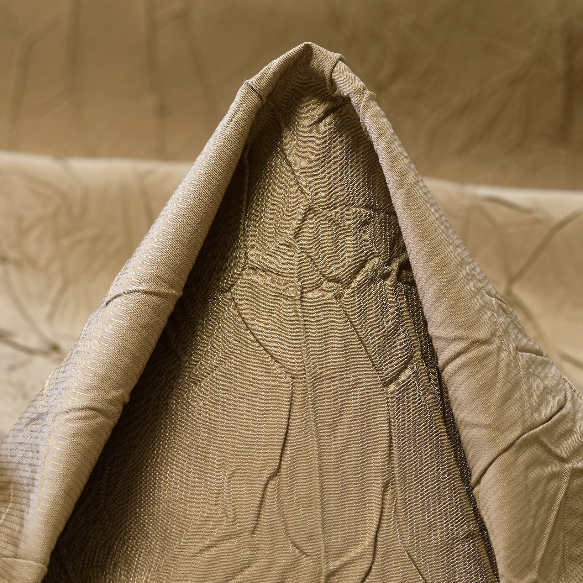 CRASH, MICROSTRUCTURE, IRISH CREAM (T0000946)