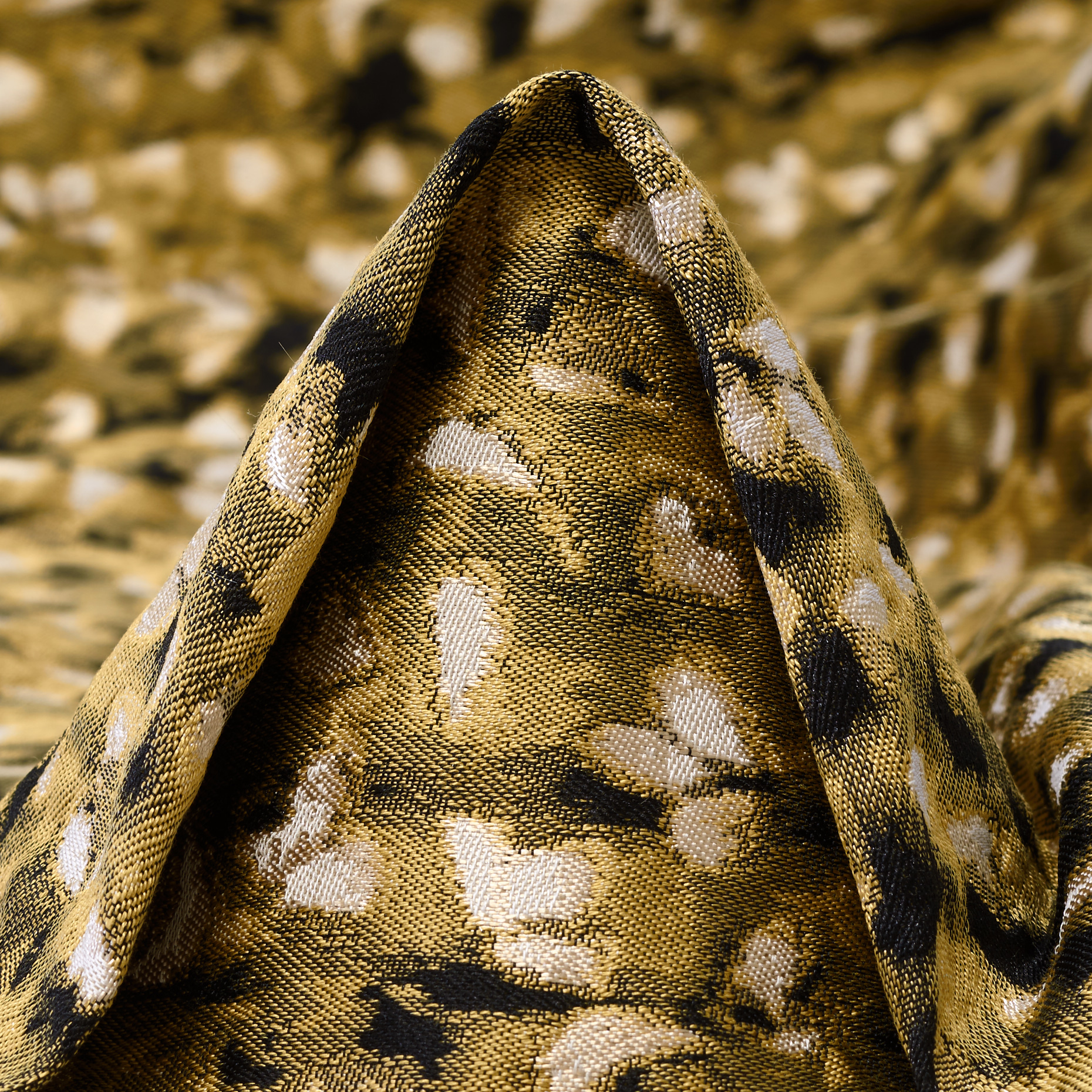 JACQUARD, COTTON BLEND, OLIVE OIL&JET BLACK (F000053835)
