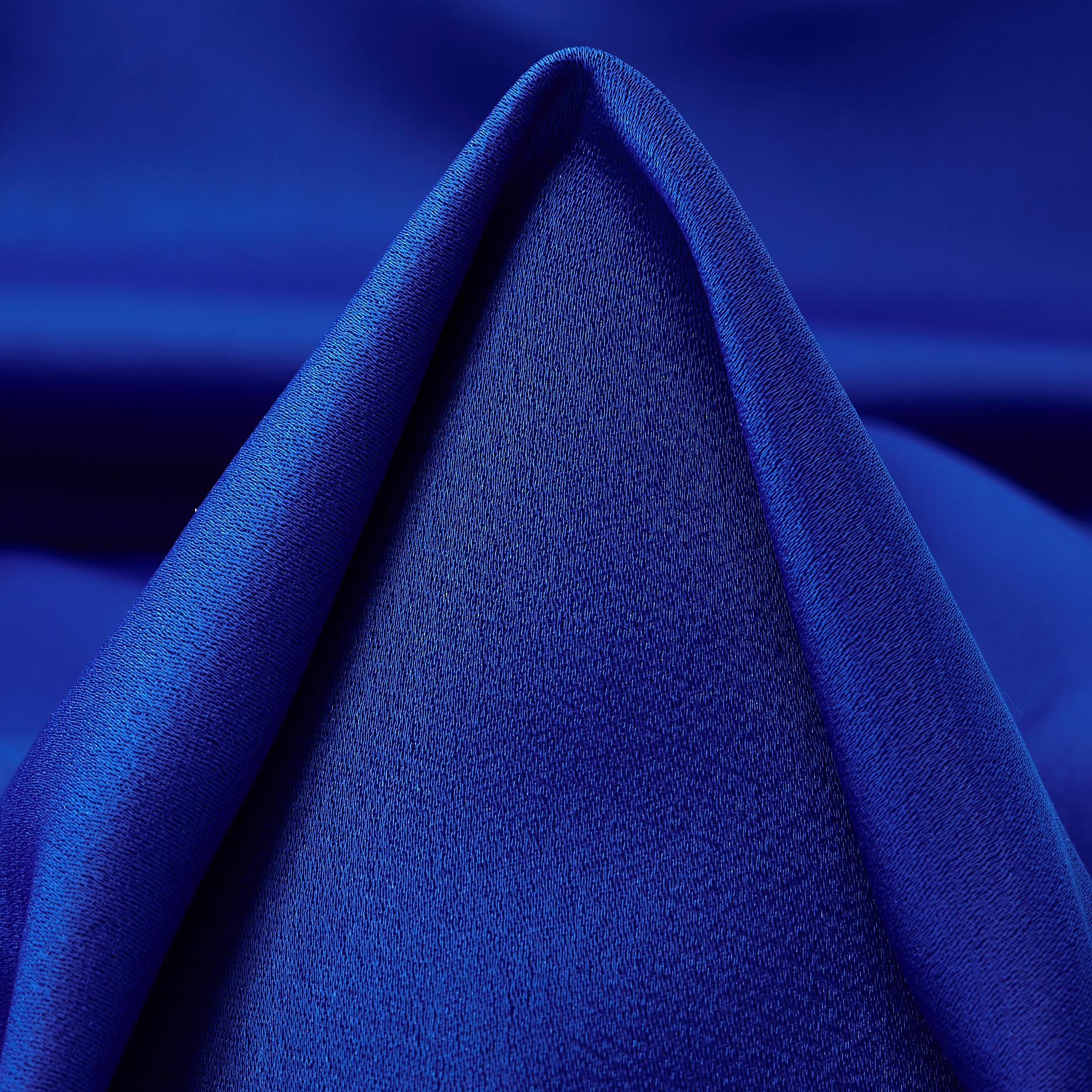 SATIN, CRÊPE, LAPIS BLUE