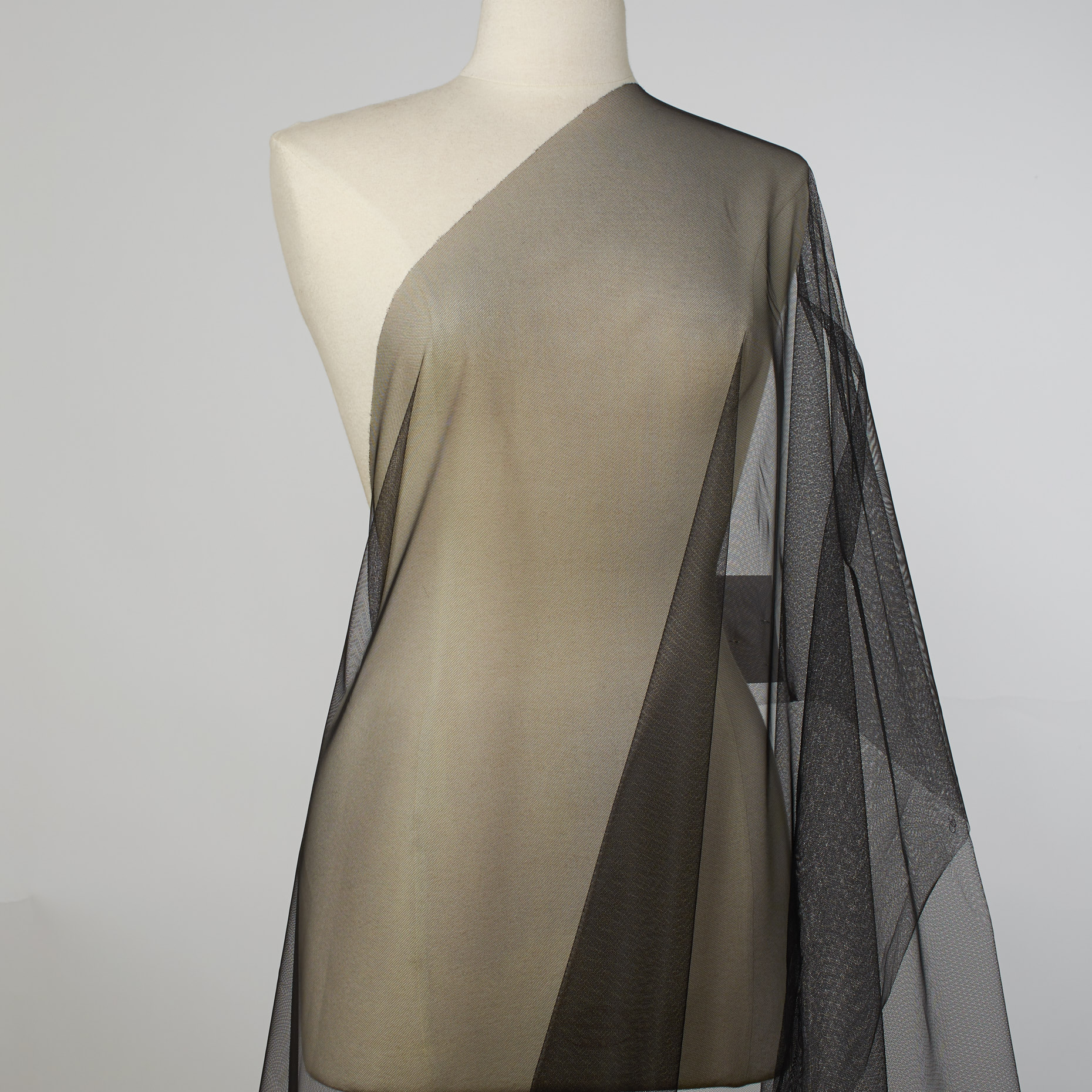 Tulle, Raven Black