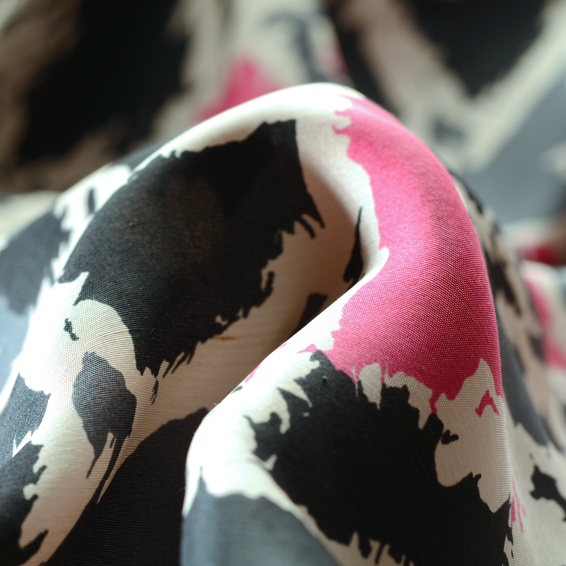 SILK, PONGEE, PRINTED, STRAWBERRY