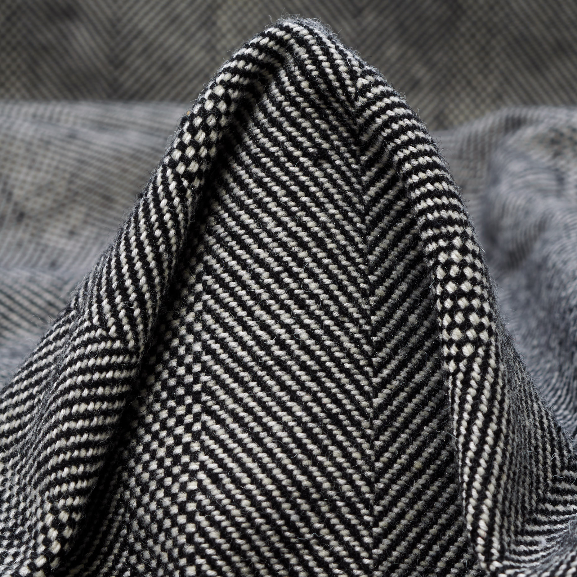 COTTON, VIRGIN WOOL, HERRINGBONE, JET BLACK&SNOW WHITE