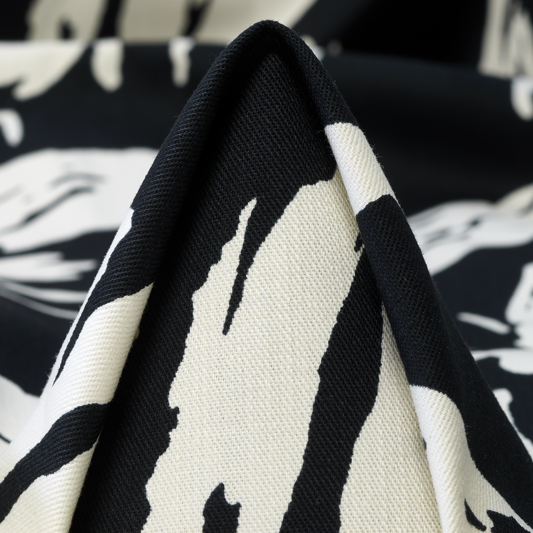 TWILL, COTTON, FLORAL, BLACK BEAUTY&SNOW WHITE