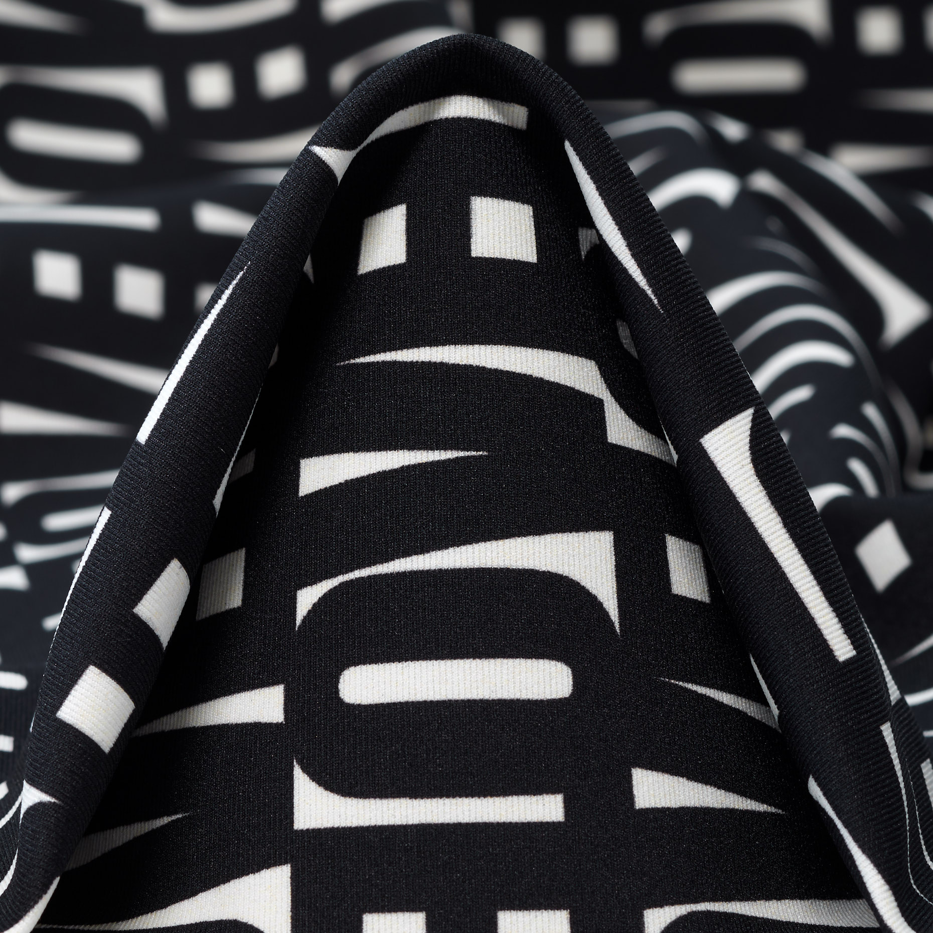 TECHNO JERSEY, PRINTED, HIGH ELASTICITY, RAVEN BLACK&SNOW WHITE