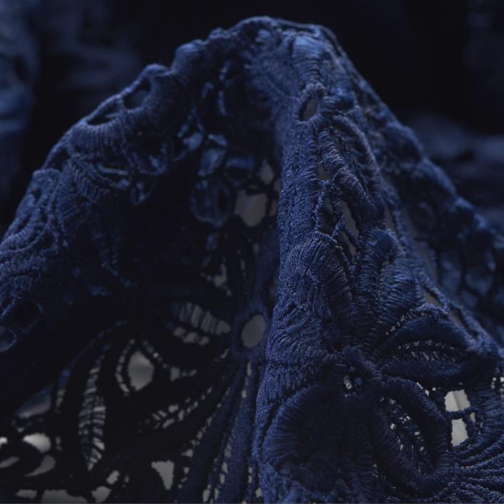 Encaje, True Blue