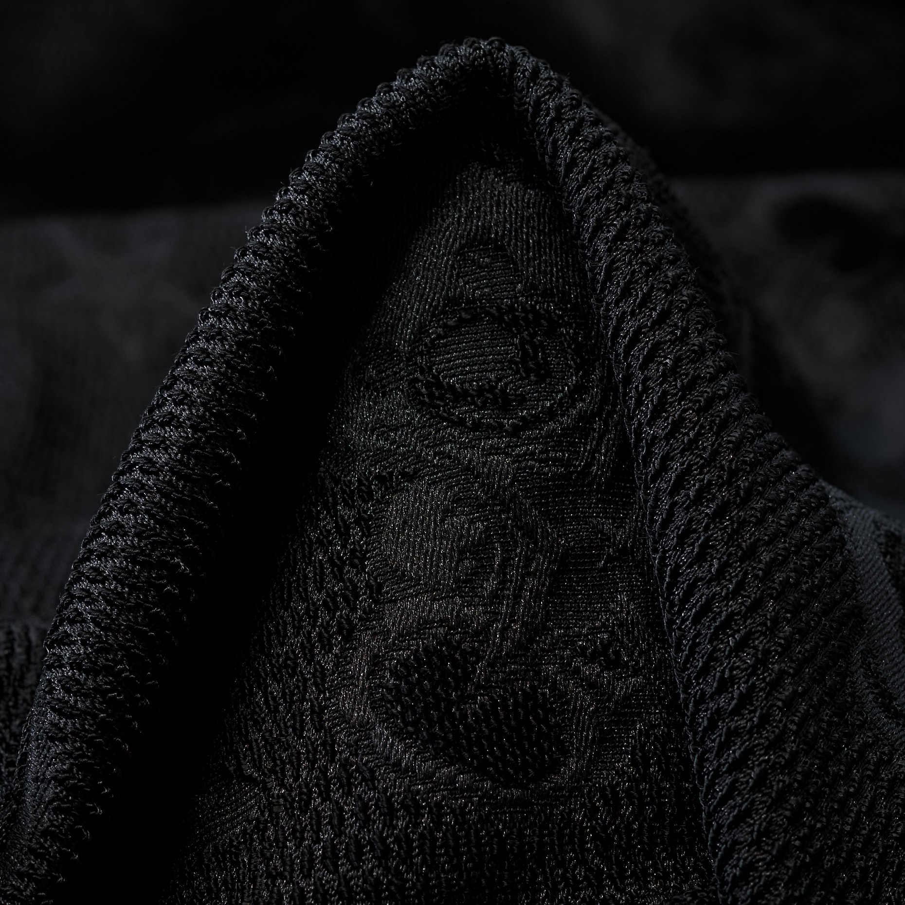 Jacquard, Ton in Ton, Raven Black