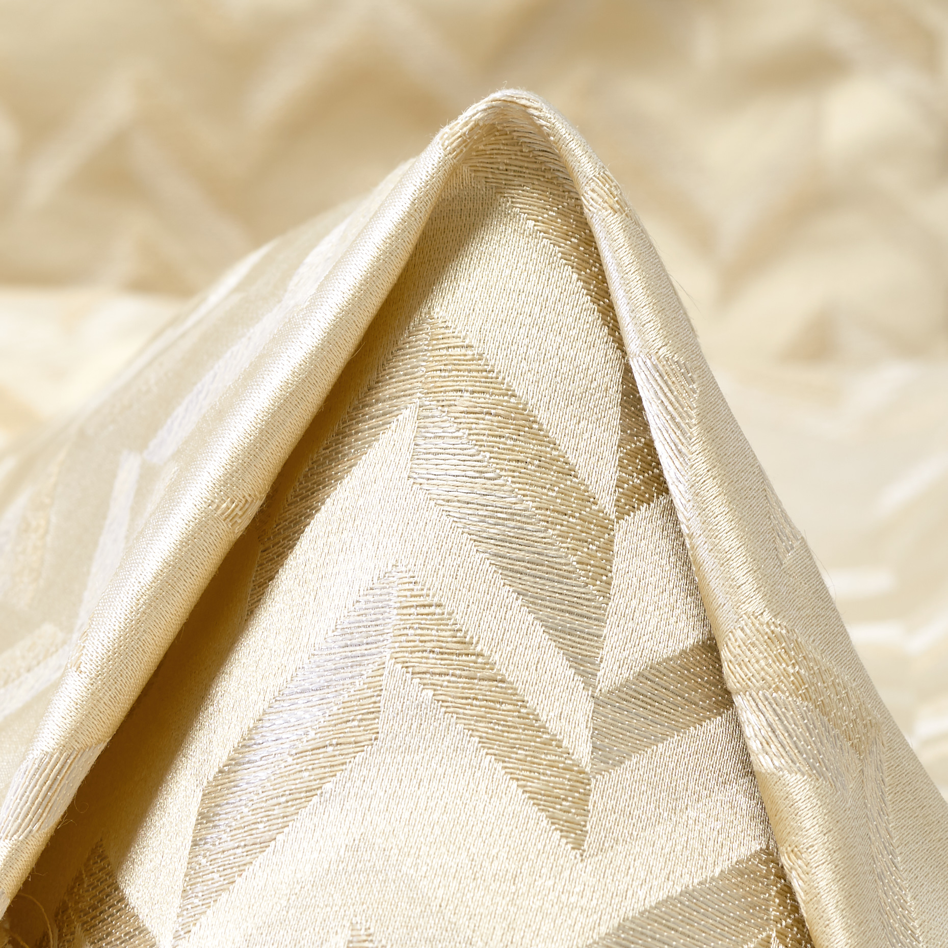 JACQUARD, LINEN BLEND, SILK BLEND, ANTIQUE WHITE&CRÈME BRULÉE