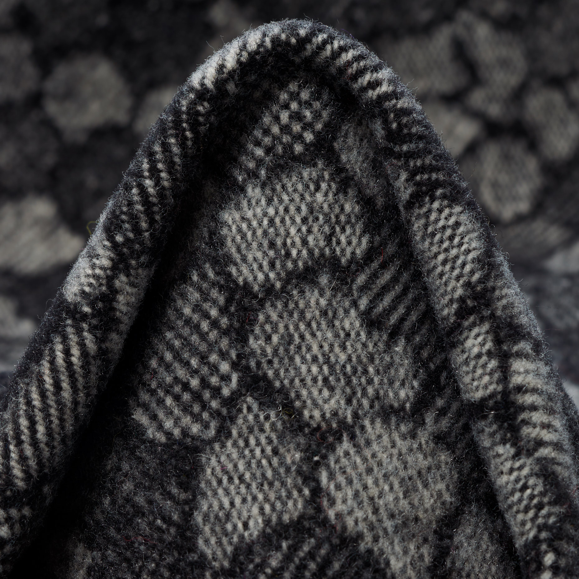 JACQUARD, WOOL, STEEPLE GRAY&RAVEN BLACK
