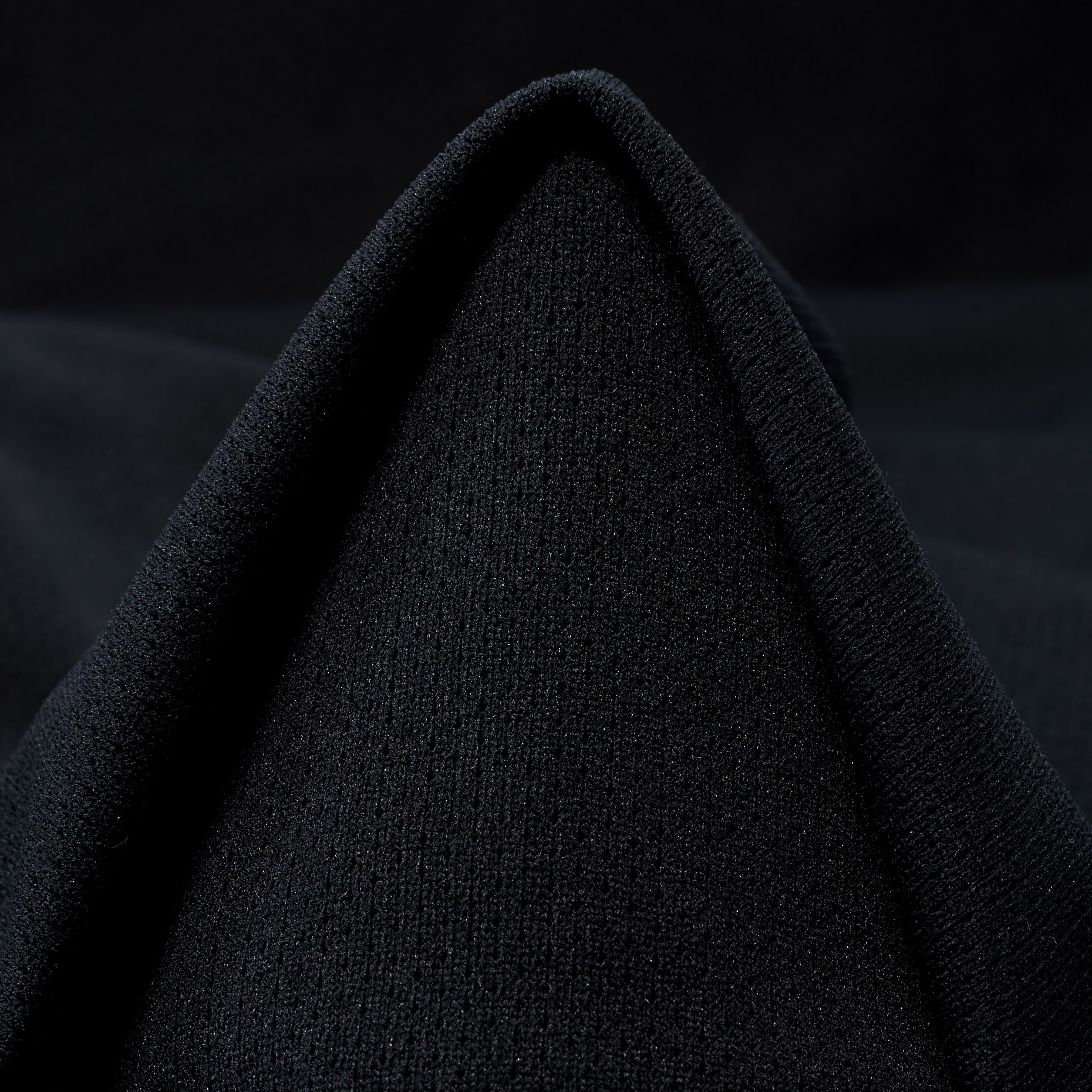 Mesh, Raven Black